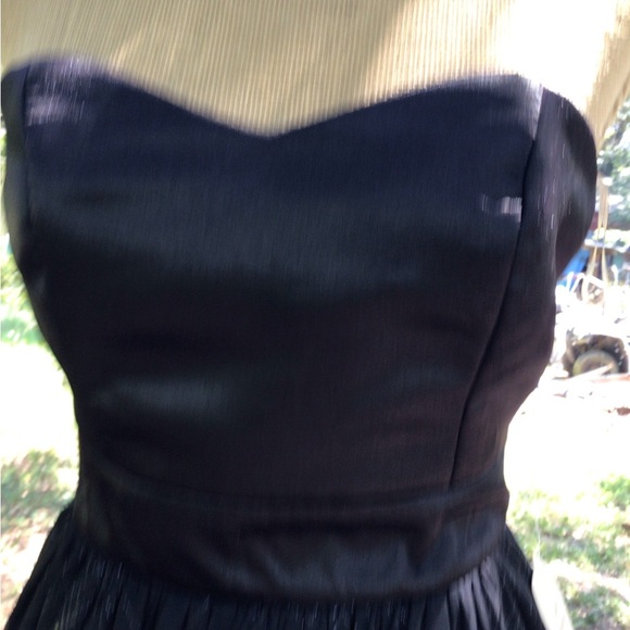 Small Cute little black dress​ - Picture 10 of 11